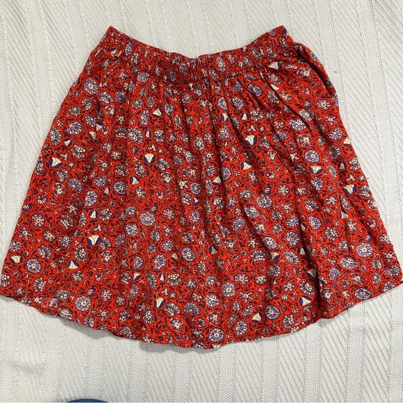Abercrombie & Fitch Dresses & Skirts - Abercrombie & Fitch lightweight red floral skirt, size XS, swingy, flowy